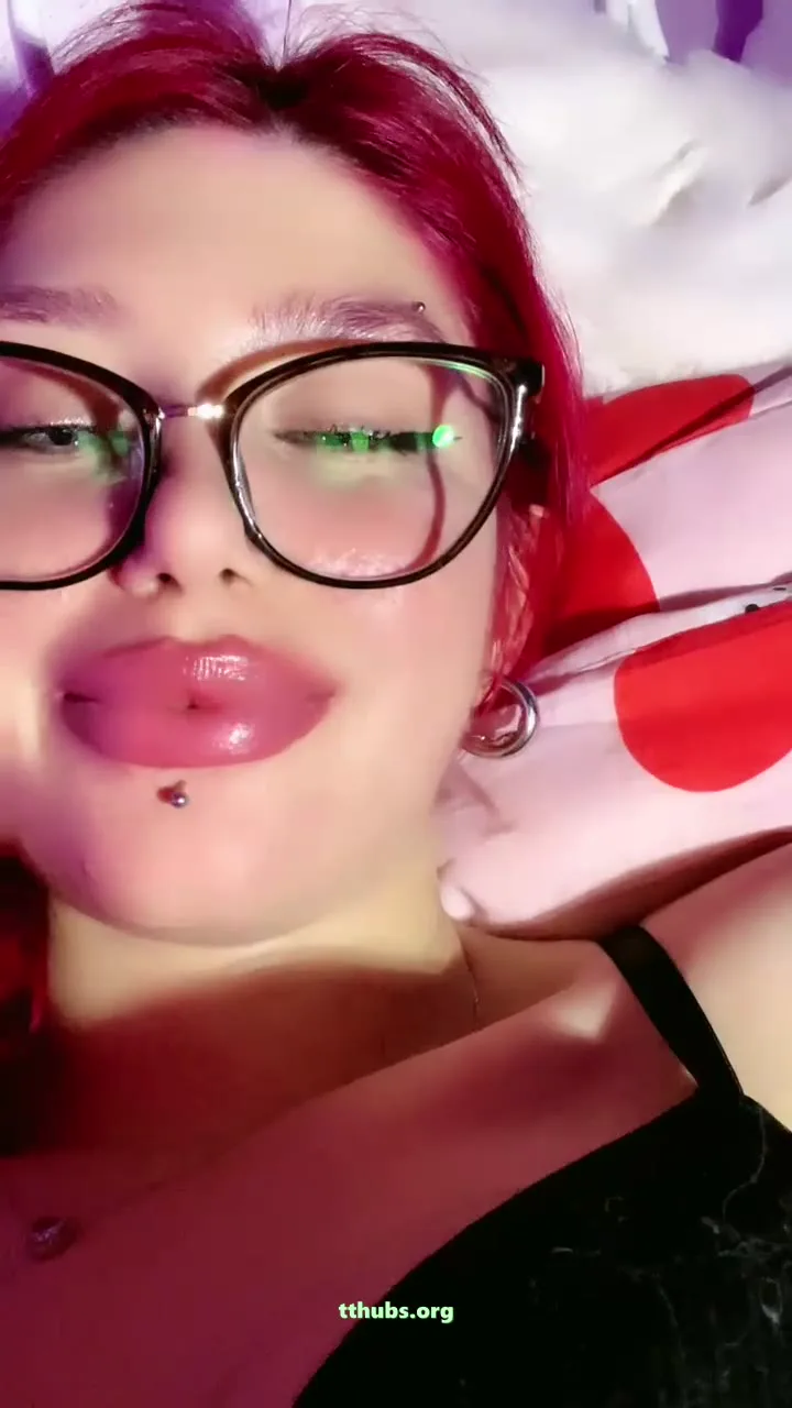 Mericeyn Ifşa Amcık Manzaralı Yayın Yaptı