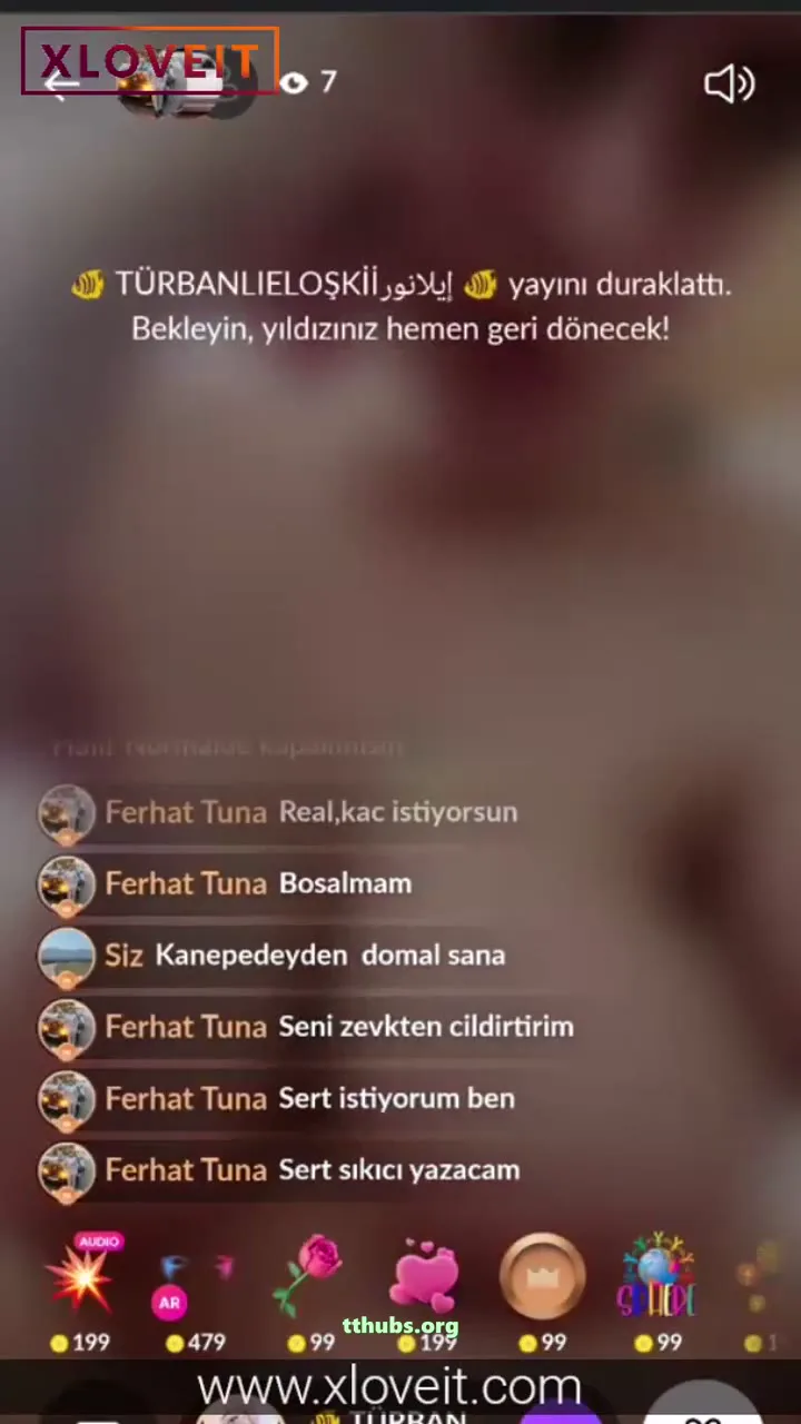 Tango Türbanlı Tüm Mahremiyetini Sergiliyor