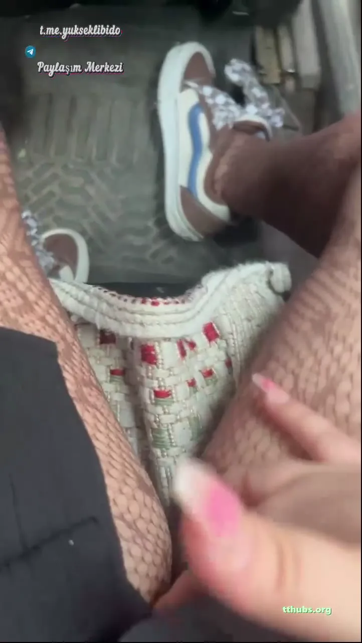 Zeynep Telegram Yayınlarında Amcığıyla oynuyor Türk ifşa