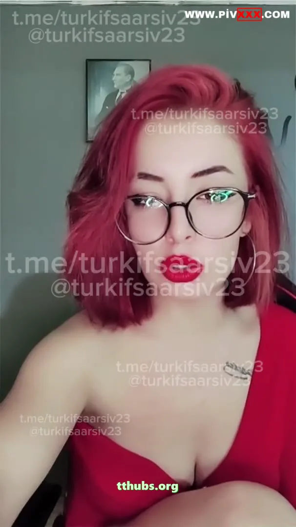 Madam Naz İfşa Nude Yayın Kırmızı Ateşli Elbisesiyle Dekolte Verip Azdırıyor - Porno Video